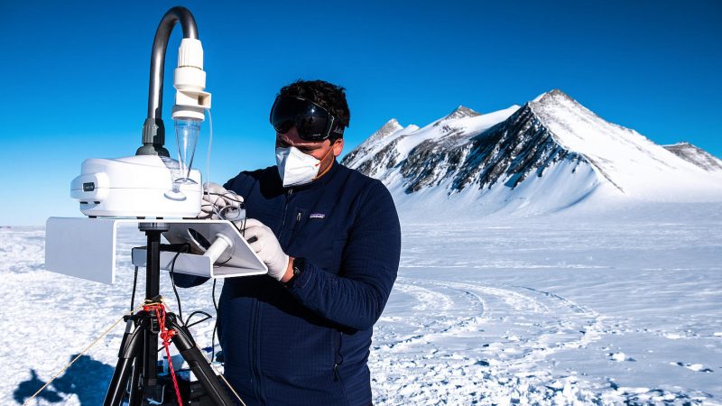 ¿Cómo llegan los virus y la contaminación a la Antártica por vía aérea? | El aire circulante es un factor clave en la llegada de contaminantes orgánicos persistentes (COP) al continente blanco