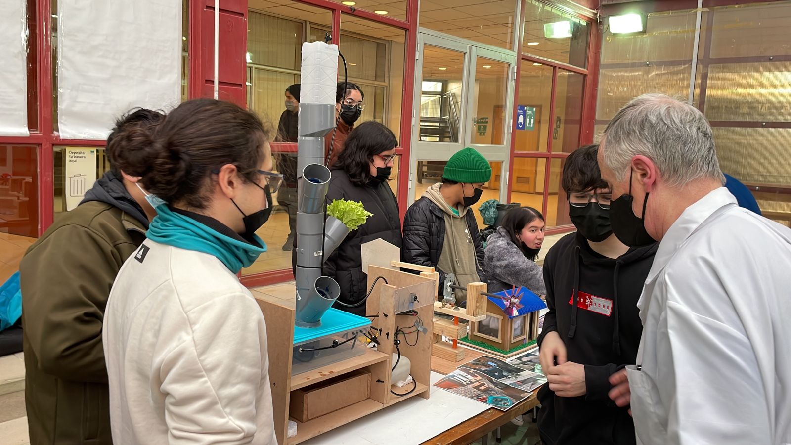 Estudiantes de primer año elaboraron y pusieron a prueba variados prototipos de inventos de la Ingeniería