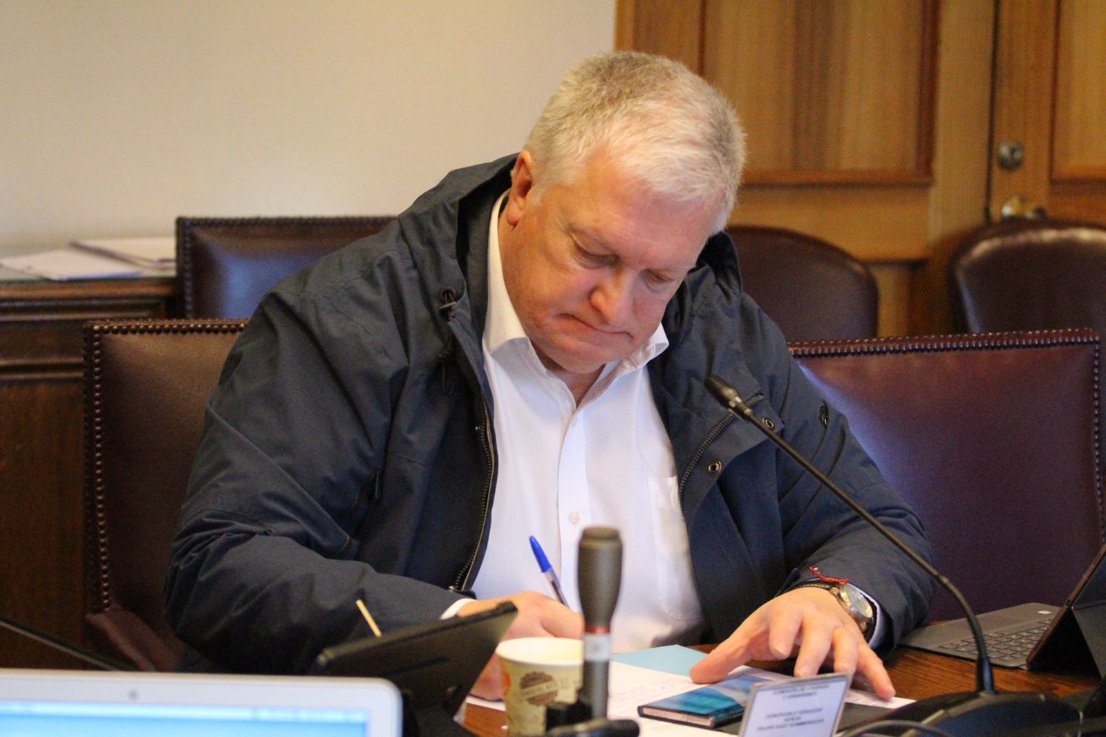 Senador Kusanovic pidió a Banco Estado ampliar sucursal en Puerto Natales