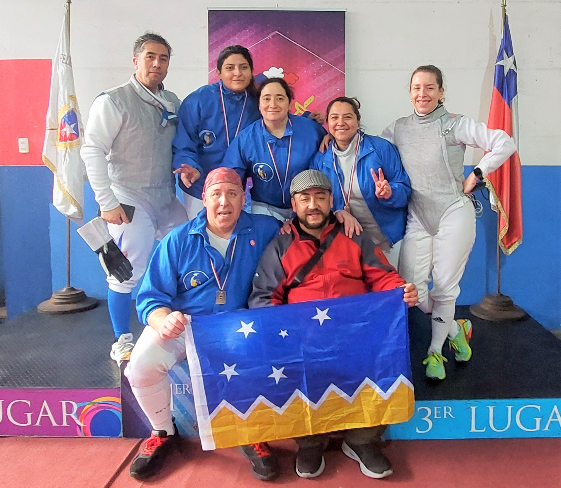 Orgullo Magallánico, adultos “Dirigentes, madres y padres” de esgrimistas, participan de Torneo Nacional de Esgrima en Santiago