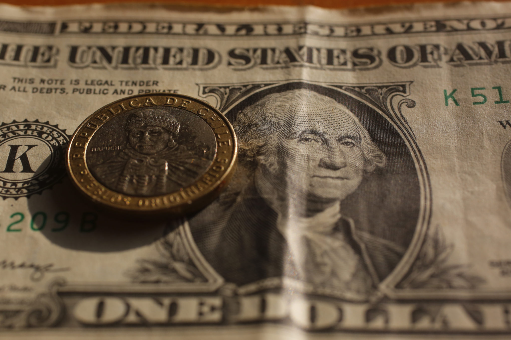 Dólar alcanzó un valor de $ 1.020 el día de hoy en una tendencia alcista | Precio del cobre a la baja