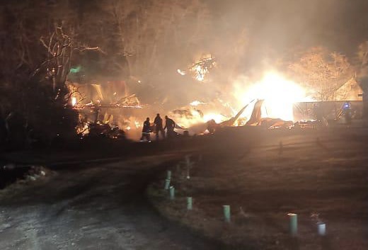 Voraz Incendio destruye parte de la instalaciones del Camping Pehué en el Parque Nacional Torres del Paine