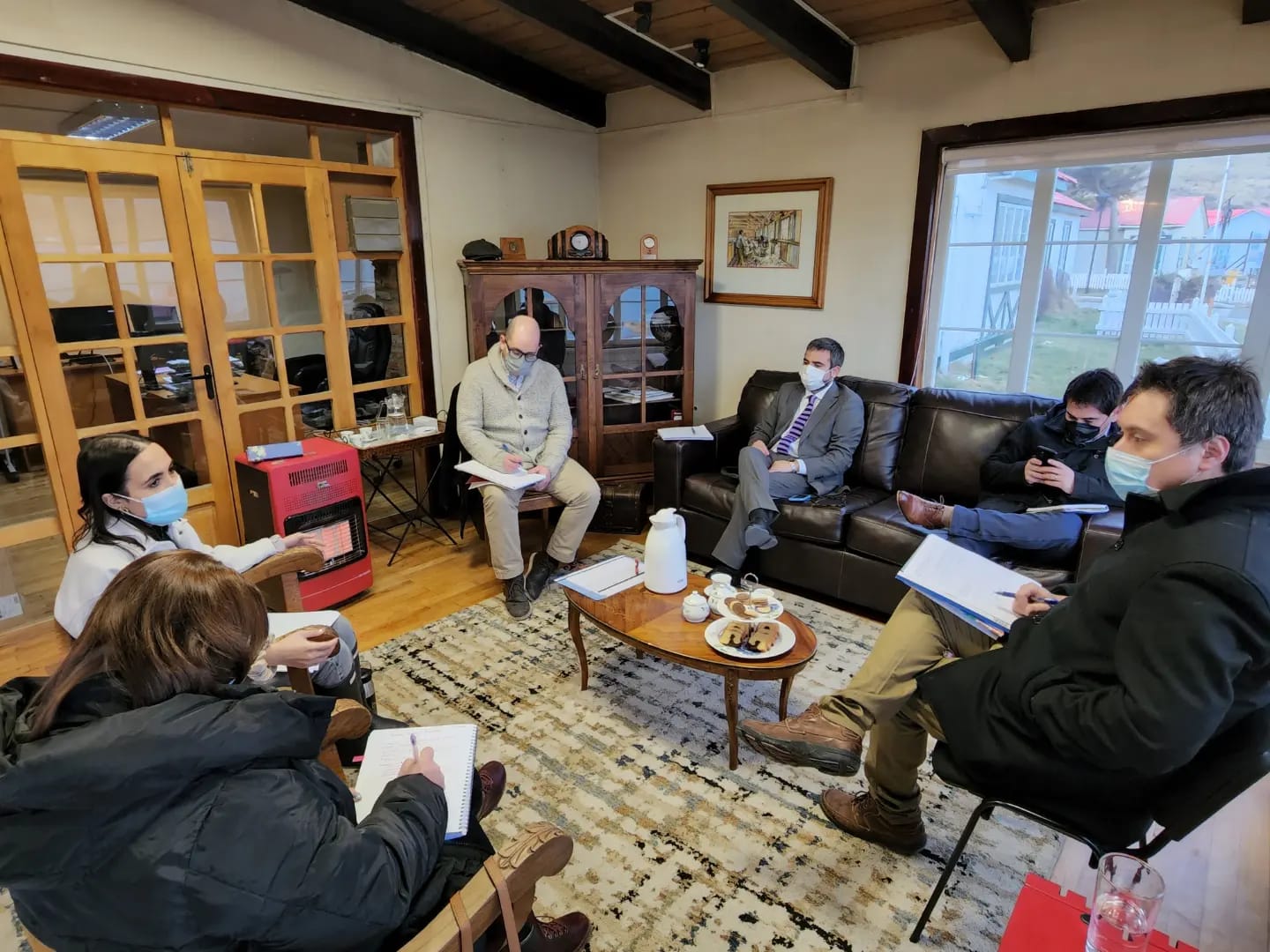 Alcaldesa de Río Verde recibe a Seremi de Desarrollo Social y director de FOSIS para generar trabajo conjunto en la comuna