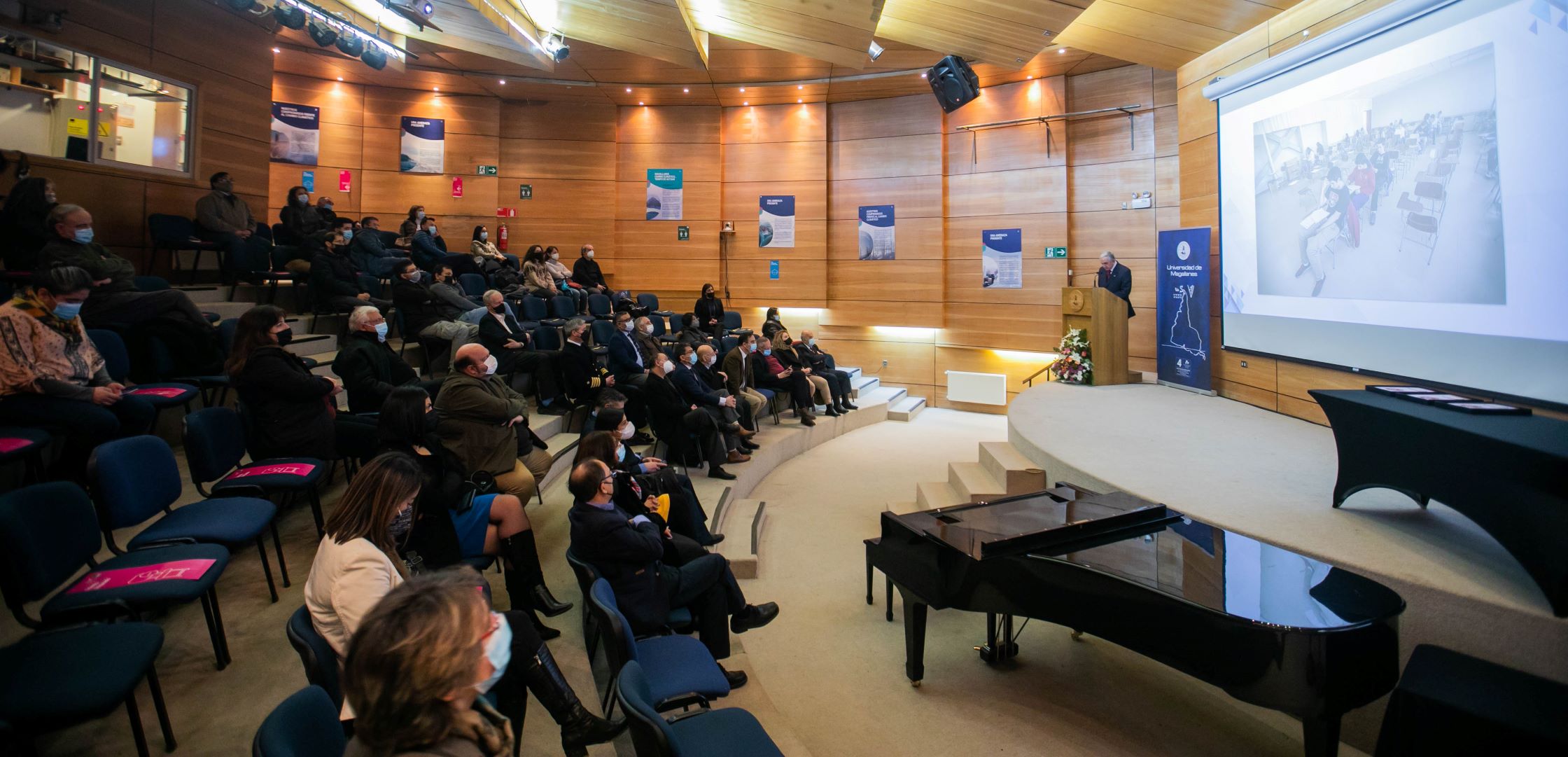 Proyectos emblemáticos y demanda por mayor estabilidad financiera, resaltó rector Juan Oyarzo en su último balance de gestión en la UMAG