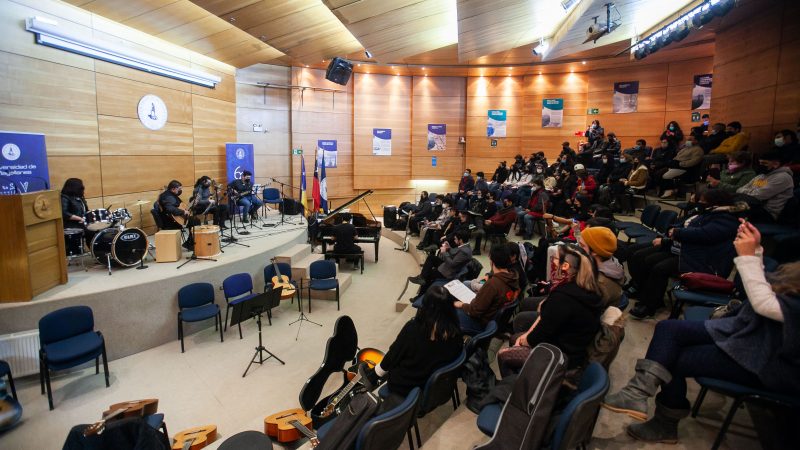 Estudiantes de Pedagogía en Música exhibieron sus aprendizajes en ejecución instrumental y vocal