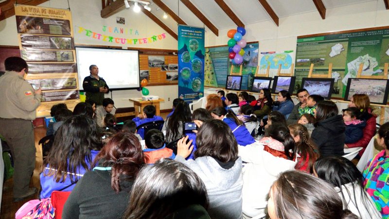 Guardaparque reconocido por su labor de conservación del huemul se jubiló de CONAF