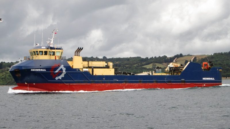 Armada de Chile desplegó amplio operativo ante varada de nave en cercanías de Isla Tamar