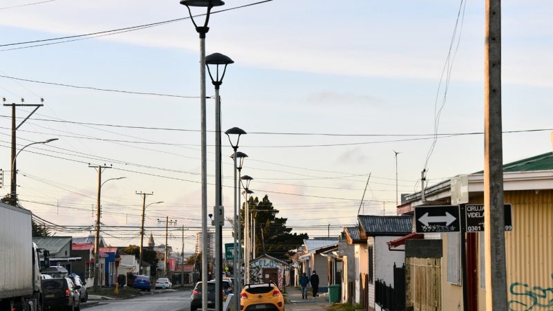 Municipio suma 1,5 kilómetros de nuevas luminarias peatonales gracias a fondos Subdere  