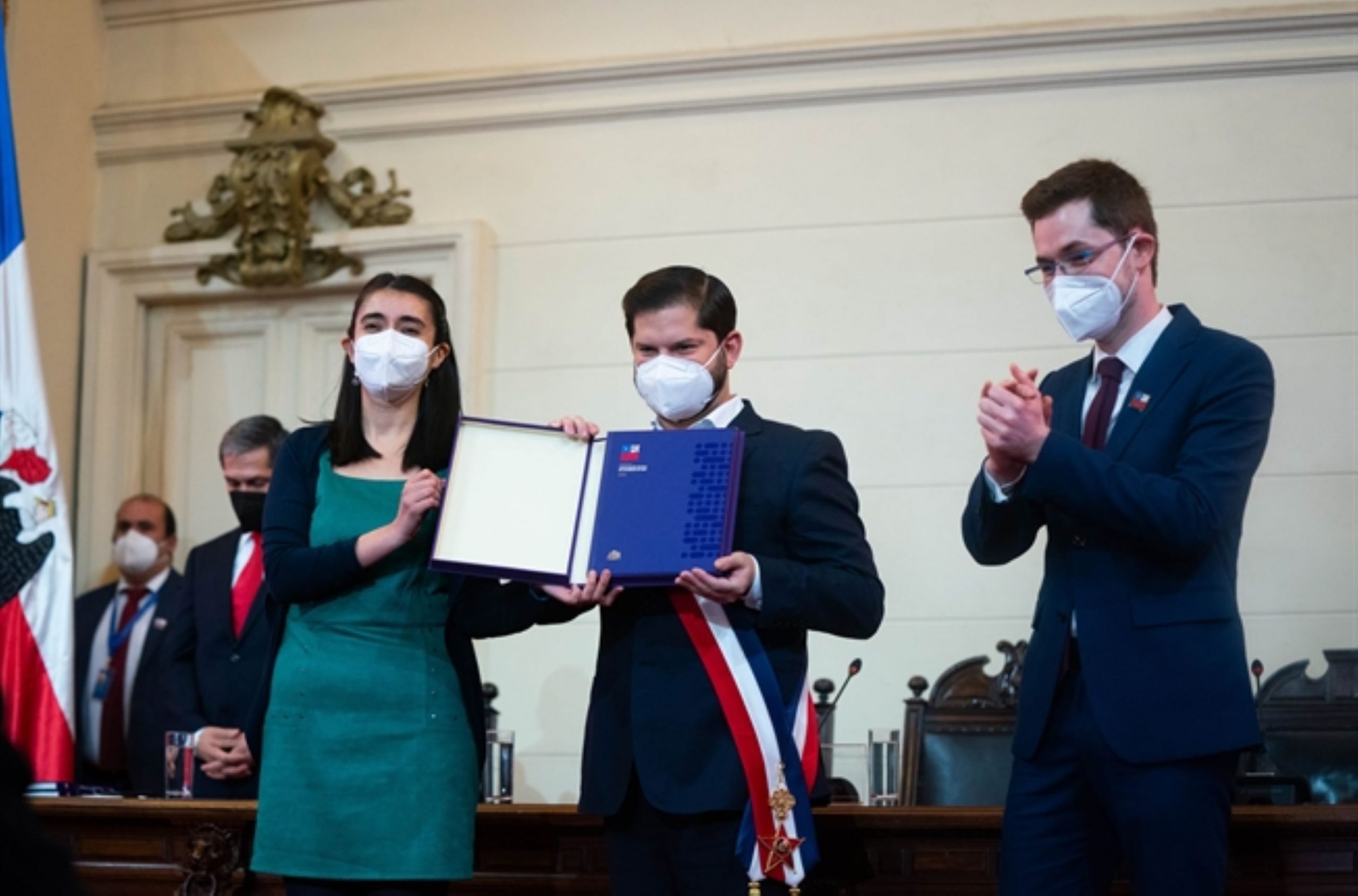 Presidente Gabriel Boric recibió texto oficial de propuesta de nueva Constitución