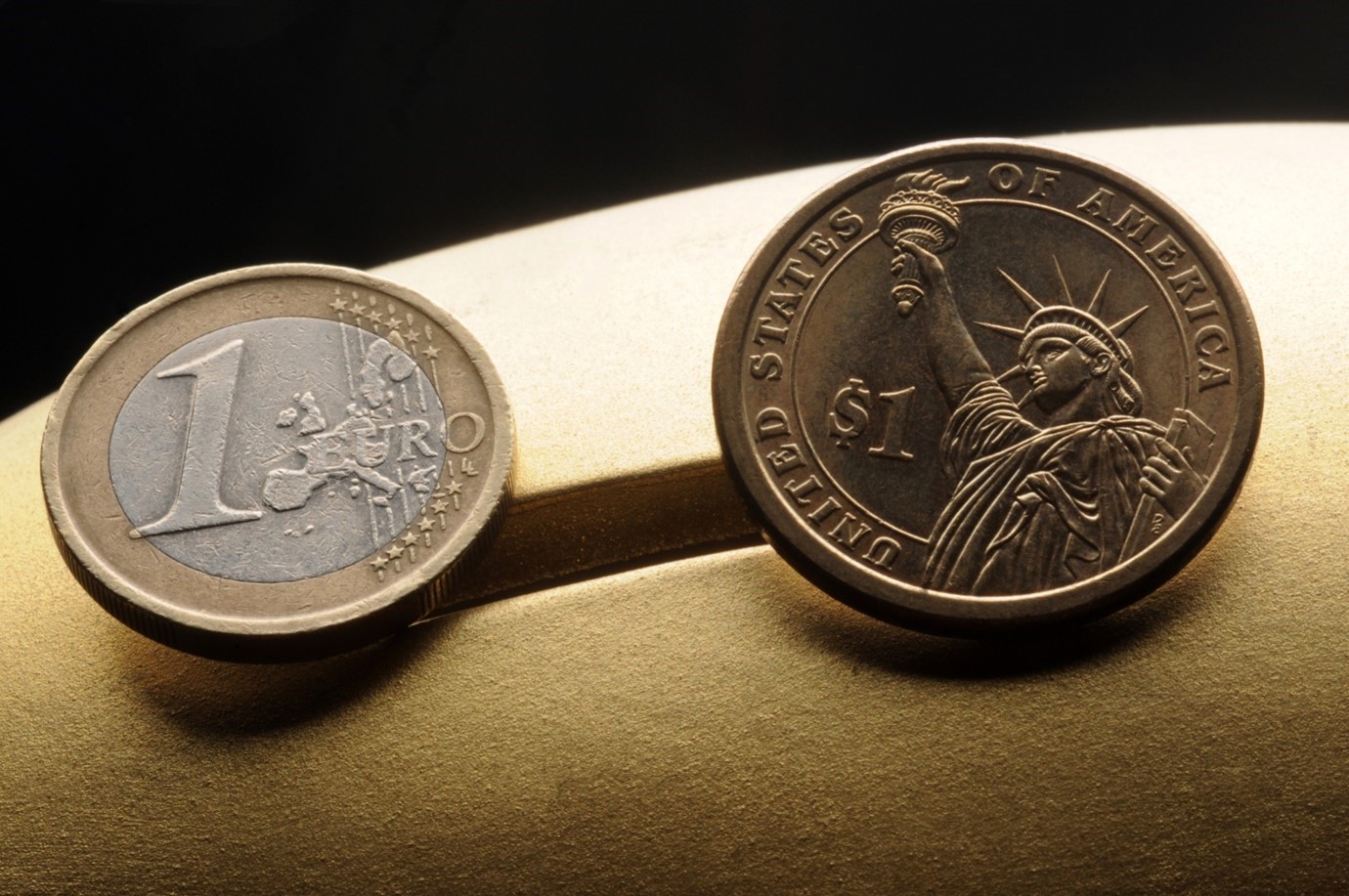 La paridad entre el euro y el dólar: ¿Cómo afectan las fluctuaciones de las divisas en la economía?