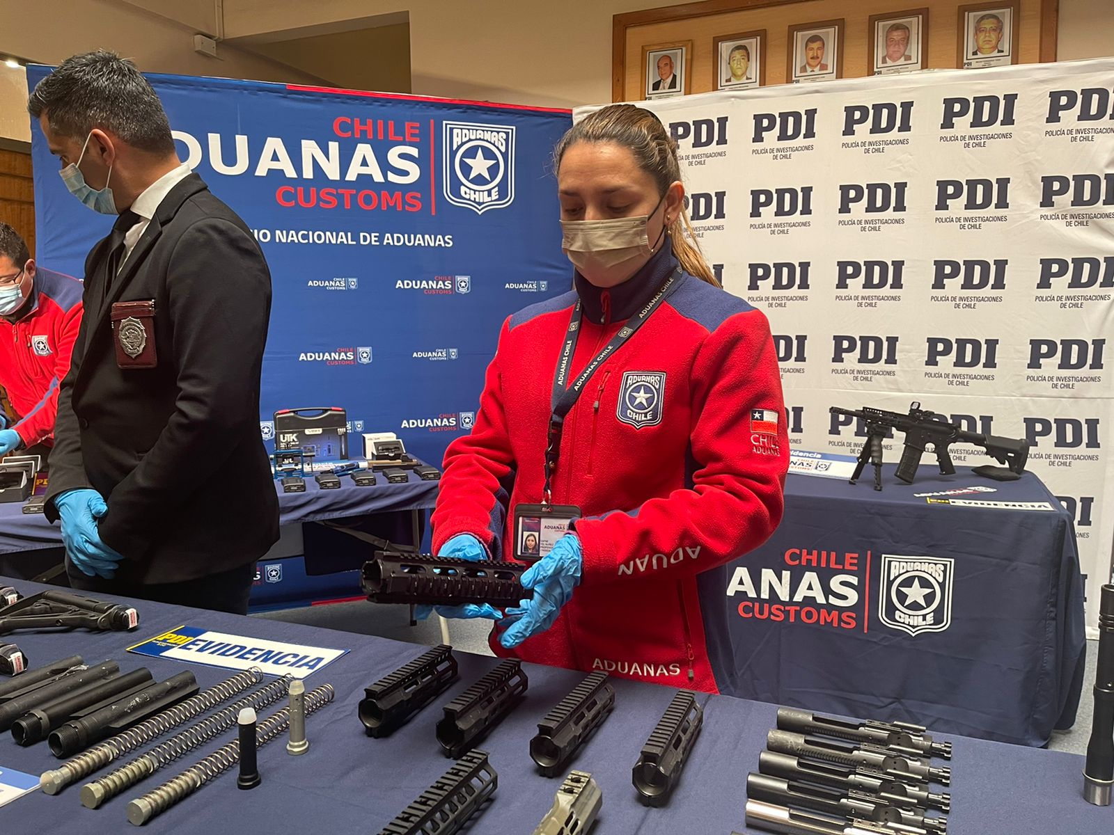 Análisis de inteligencia de Aduanas de Chile permite encontrar nueva ruta para ingreso de partes de armas y otros ilícitos