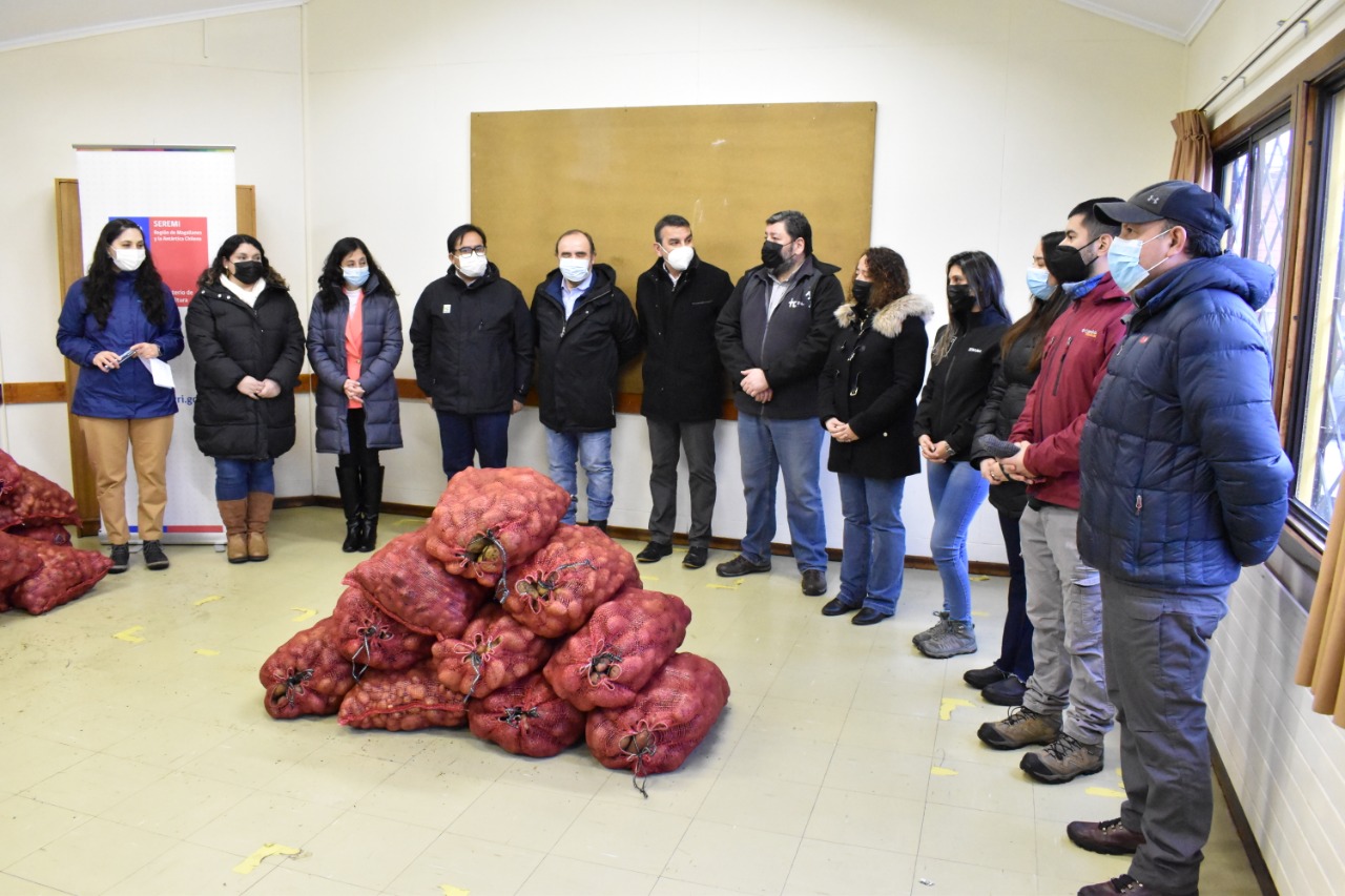 Se entregaron 2.500 kilos de papas a organizaciones sociales de Magallanes