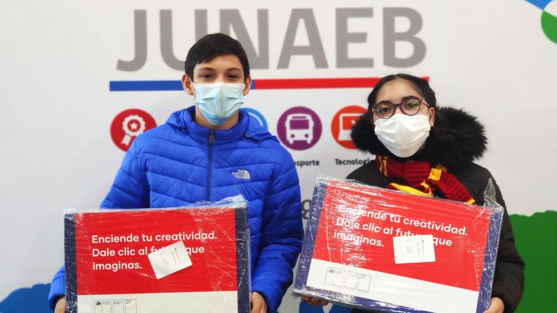 Más de 1200 estudiantes de la Región de Magallanes y de la Antártica Chilena recibieron computadores de las Becas TIC
