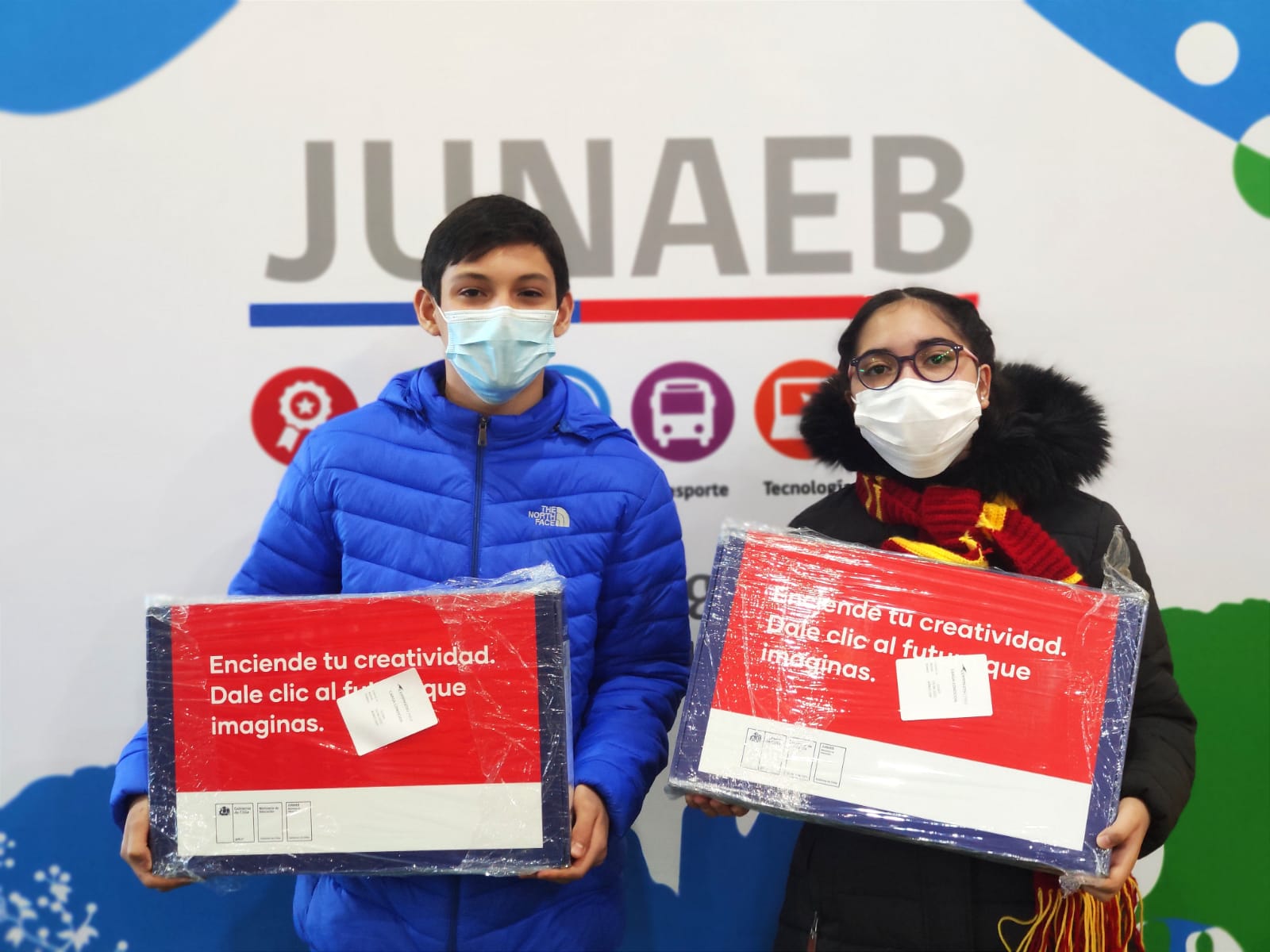 Más de 1200 estudiantes de la Región de Magallanes y de la Antártica Chilena recibieron computadores de las Becas TIC