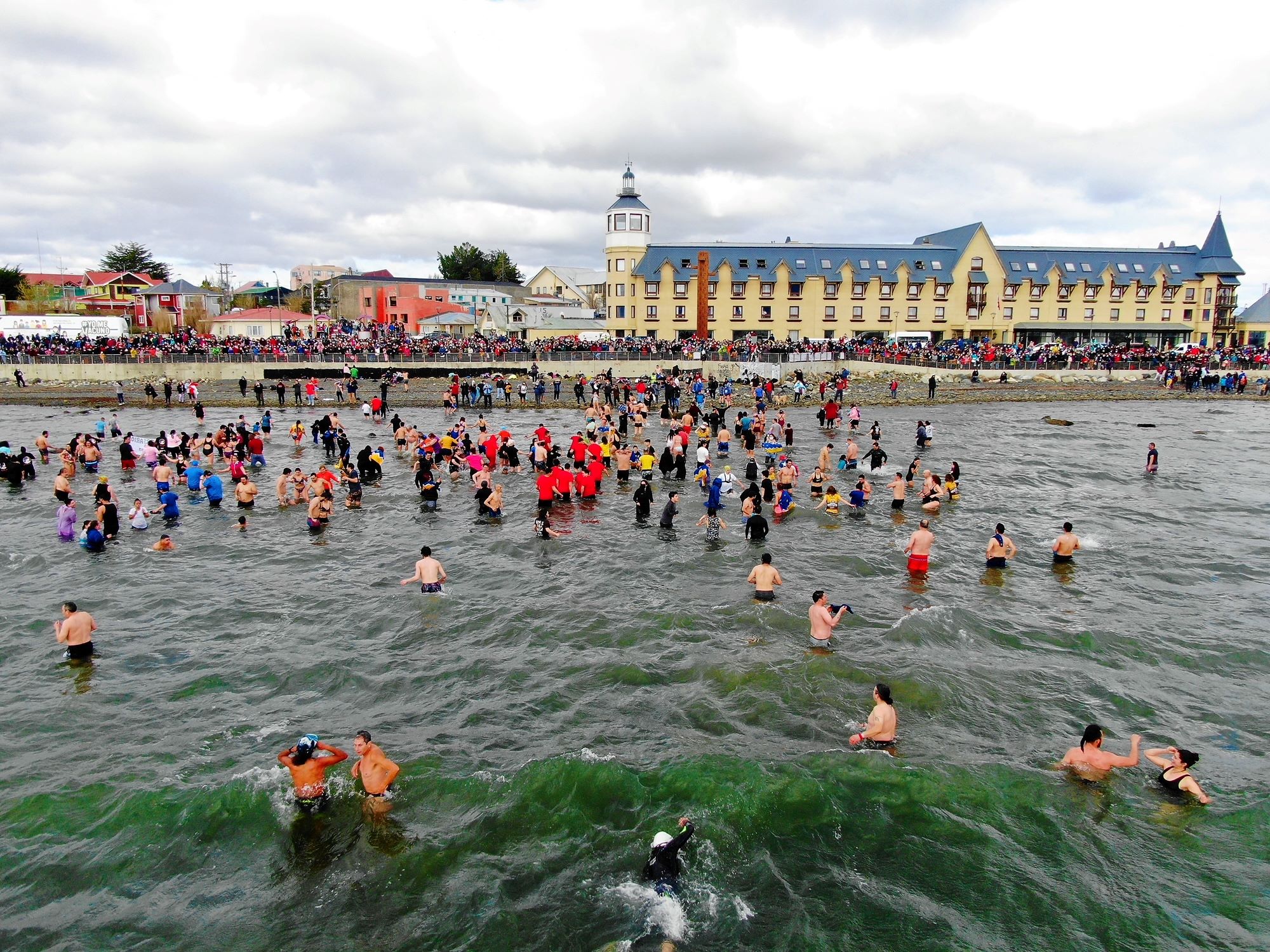 Gremios de Última Esperanza se preparan para dar el vamos a una nueva temporada turística | El Chapuzón de los Fiordos en Puerto Natales