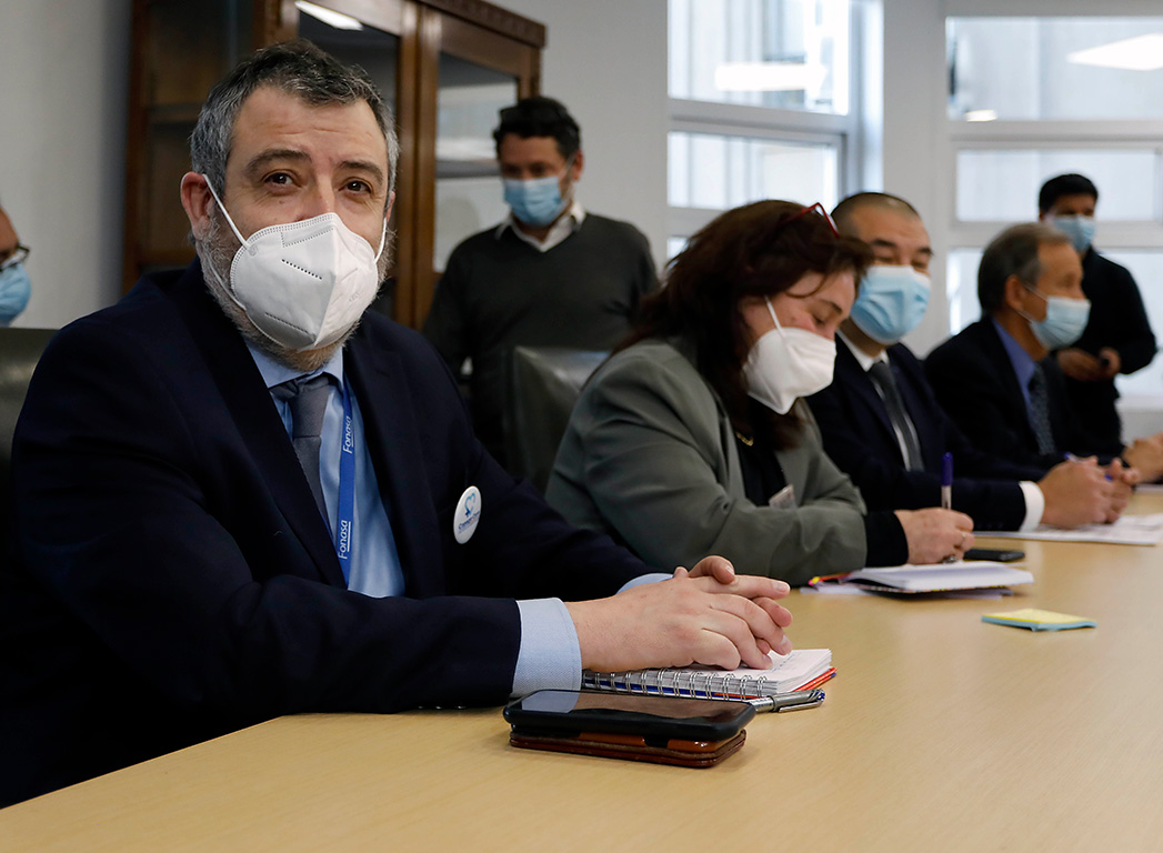 Ministra de Salud y Director de FONASA se reunieron en mesa de trabajo con Asociación de Isapres