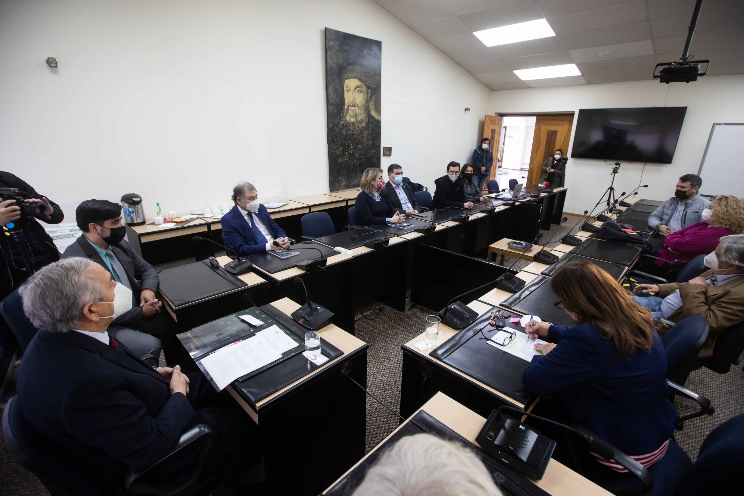Colegio de Arquitectos y UMAG firmaron convenio para capacitaciones, charlas, seminarios y talleres