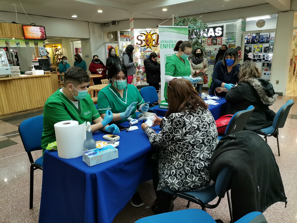 Feria Preventiva-Educativa es parte de las acciones que desarrolla Seremi de Salud con motivo del Mes de Corazón
