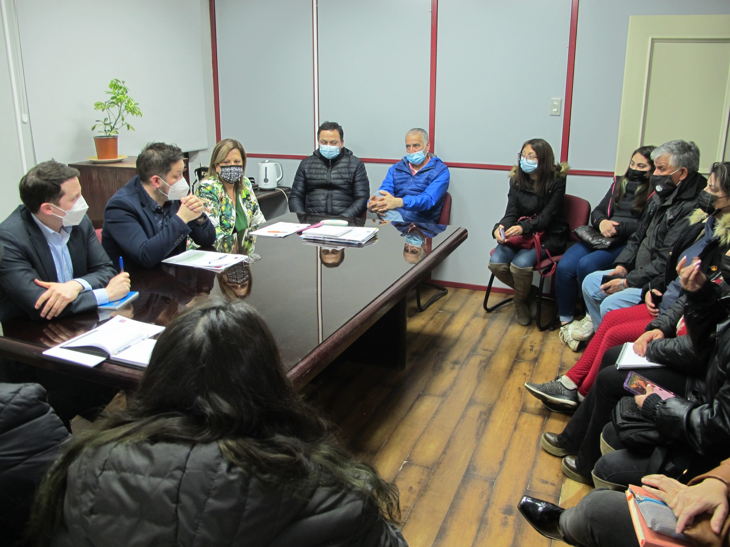 Autoridades del MINVU y Gobierno Regional de Magallanes se reunieron con agrupaciones de Entidades Patrocinantes Municipales que no cuentan con proyecto habitacional