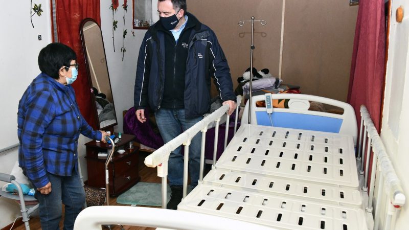 Punta Arenas te cuida: El programa municipal que lleva el CESFAM a 780 hogares de la comuna 