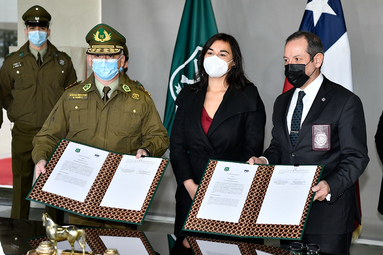 Carabineros y PDI firman convenio para compartir datos balísticos y optimizar la lucha contra el crimen