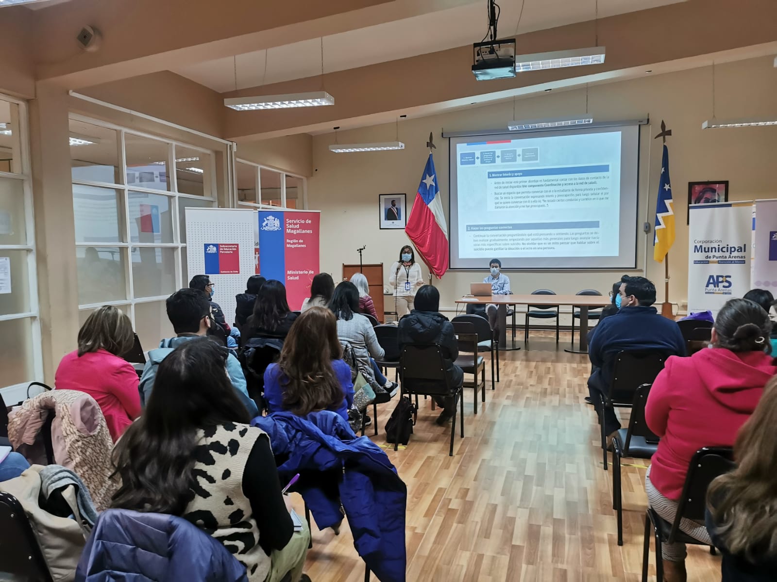 Sector salud expone protocolo actualizado de respuesta ante conductas suicidas a escuelas, colegios y liceos de la región