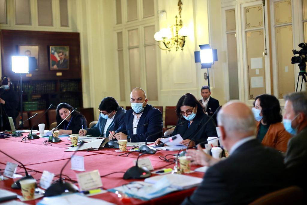 Comisión del Senado aprueba primeros artículos de proyecto que crea el Ministerio de Seguridad y Subsecretario Vergara celebra recepción de la iniciativa