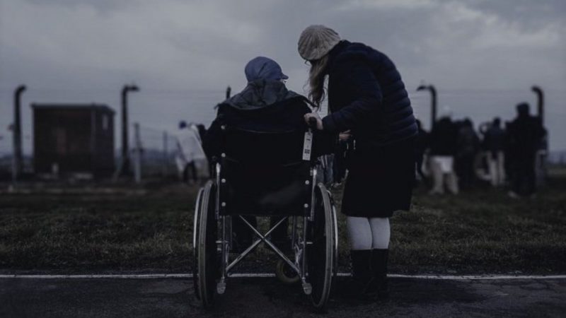 Para personas mayores y en situación de discapacidad: Senado propone que se creen áreas de descanso en espacios públicos | Moción de diversos senadores