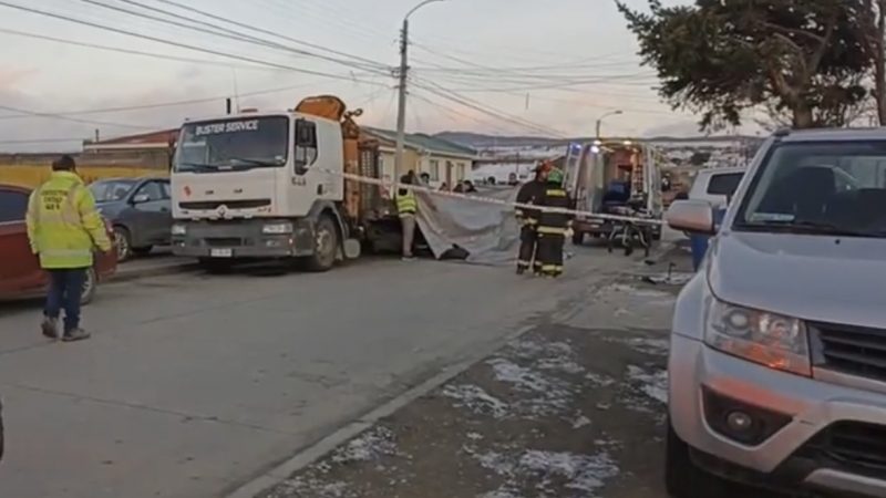 Trabajador de 29 años fallece tras resultar aplastado por camión grúa en Punta Arenas