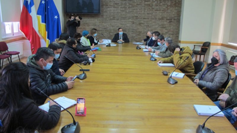 Gobernador Regional Jorge Flies se reunió con directivas de agrupaciones de Vivienda junto a autoridades y empresas
