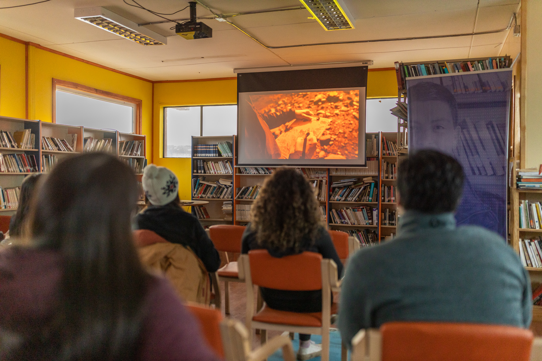 Actividades de divulgación científica del Centro IDEAL aterrizan en Puerto Williams