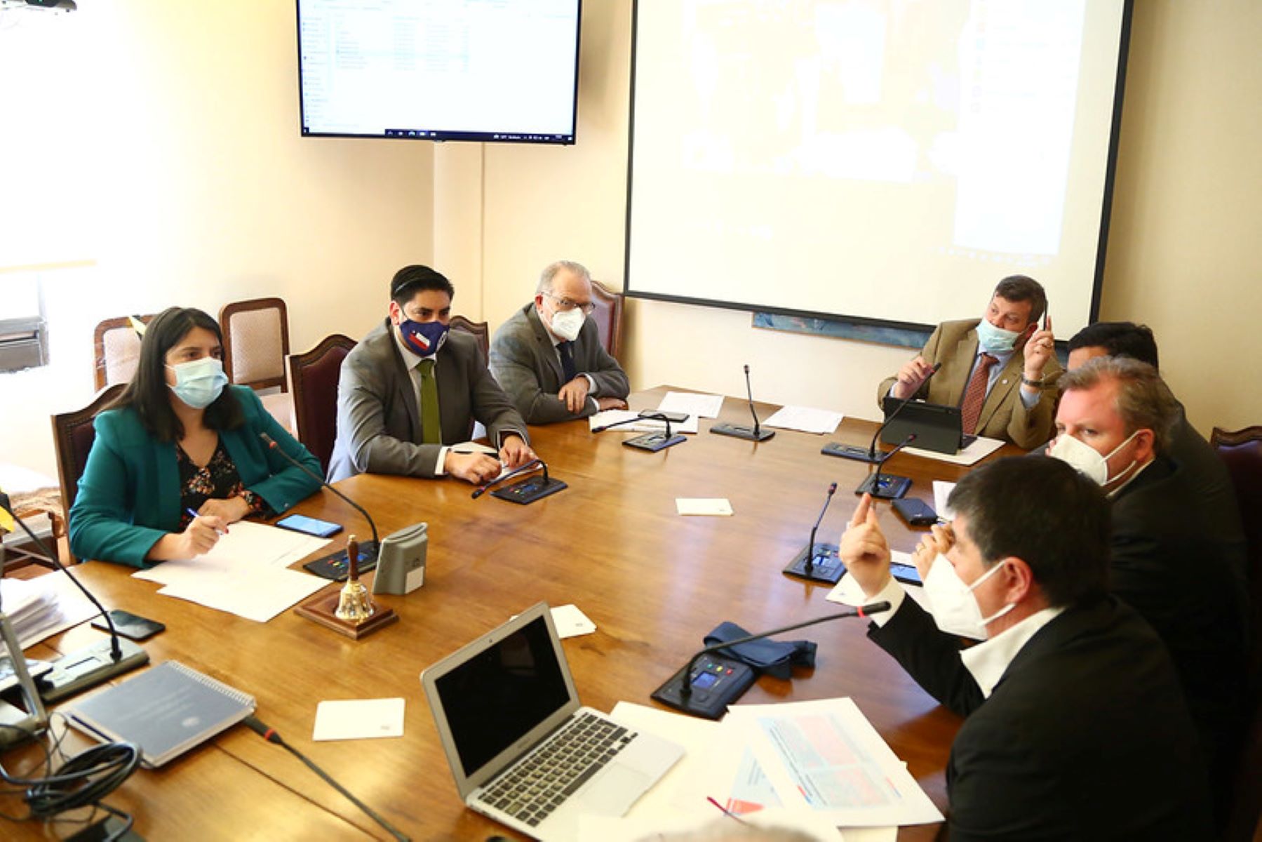 Pasó a la Sala de la Cámara de Diputados proyecto que amplia facultades de control policial a los migrantes