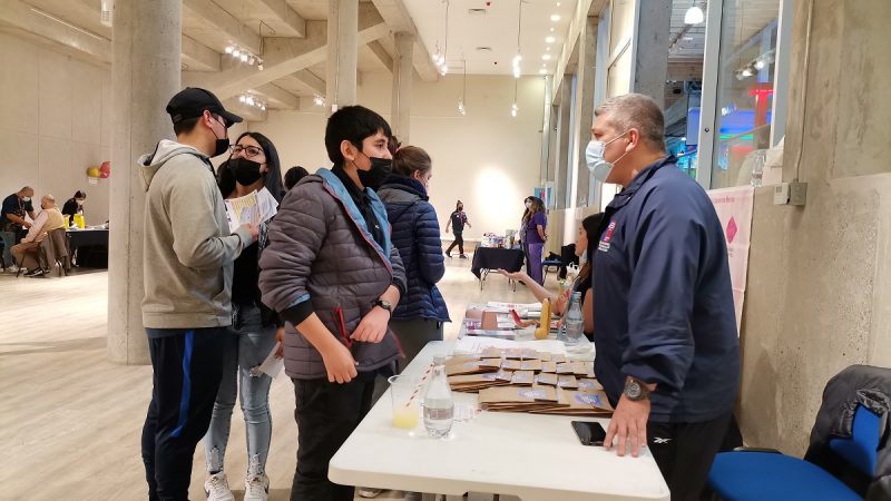 Gran participación de la comunidad en Feria de Autocuidado en Zona Franca de Punta Arenas, organizada por Cuadrillas Sanitarias de la región de Magallanes