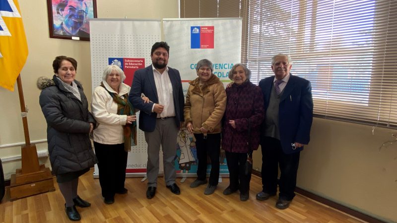 Seremi de Educación de Magallanes informó a docentes jubilados sobre alcances de la plataforma para docentes traspasados