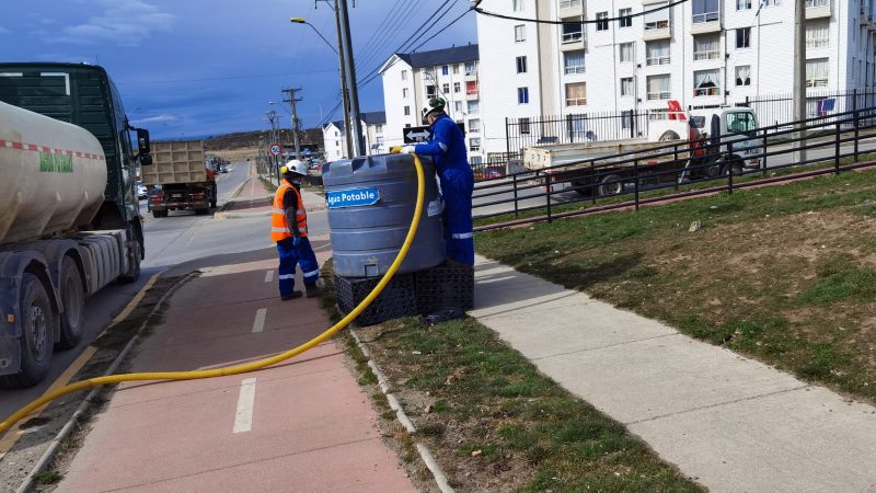 Aguas Magallanes activó operativo de emergencia durante simulacro de desborde del Río de las Minas organizado por la ONEMI en Punta Arenas