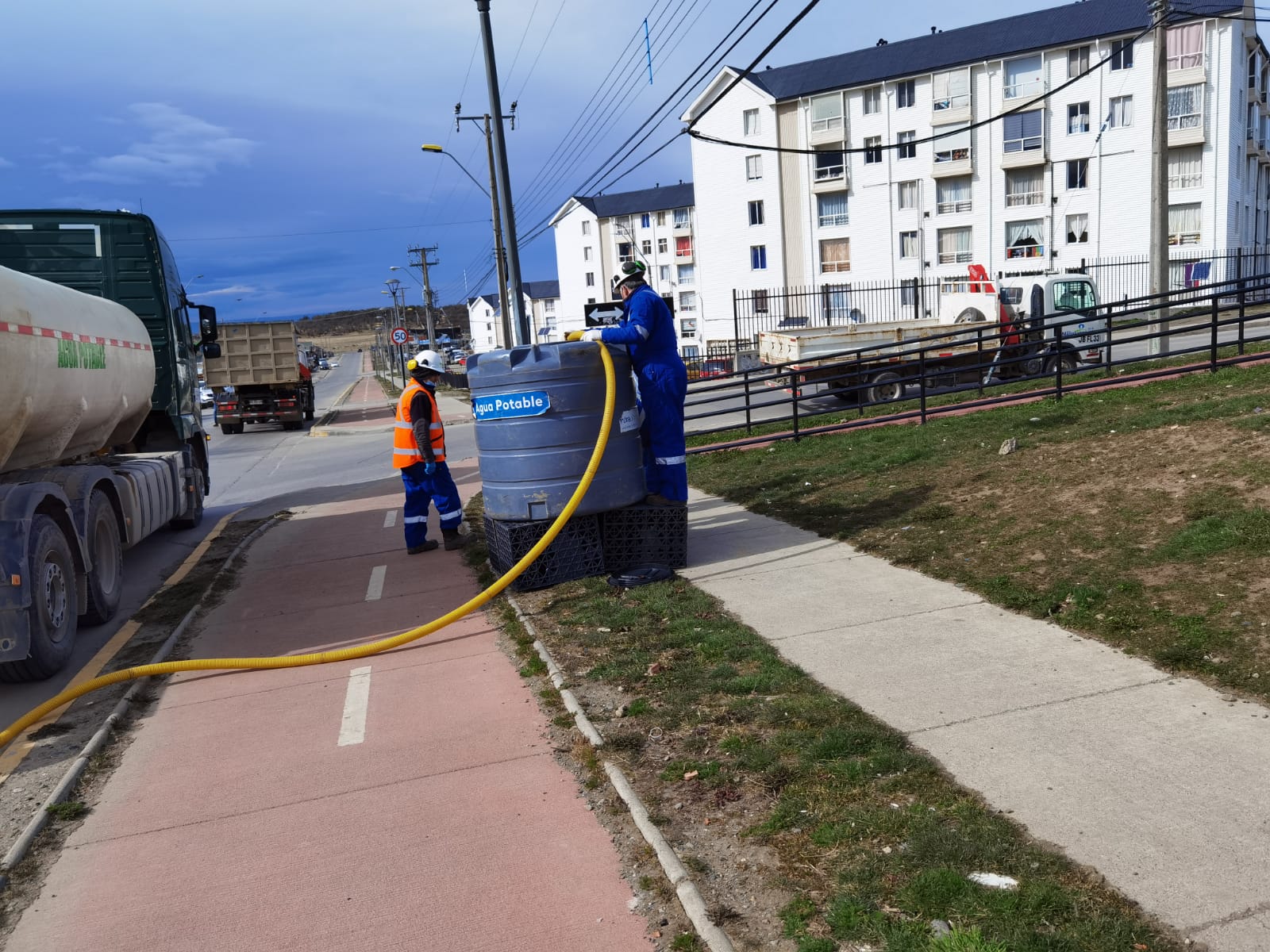 Aguas Magallanes activó operativo de emergencia durante simulacro de desborde del Río de las Minas organizado por la ONEMI en Punta Arenas