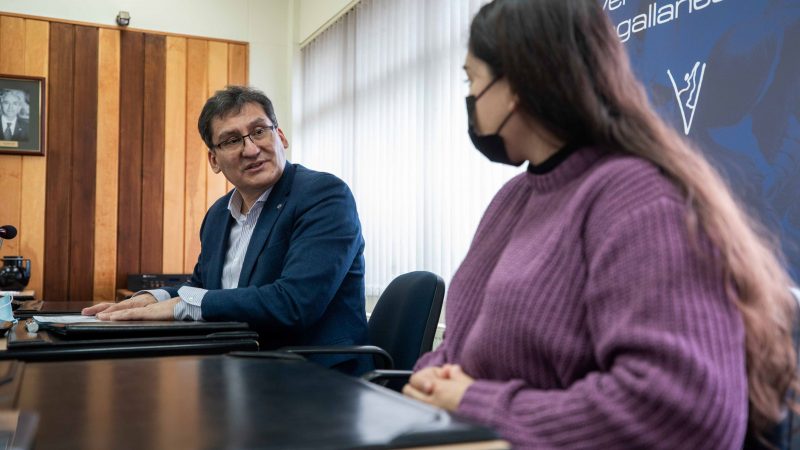 UMAG refrenda apoyo a la comunidad Selk´nam y firma convenio con la Fundación “Hach Saye”
