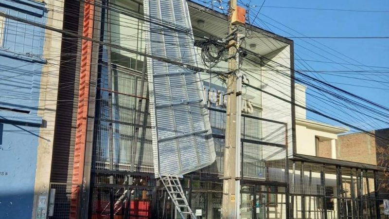 Fuertes rachas de viento causaron daño a infraestructuras del centro de Punta Arenas