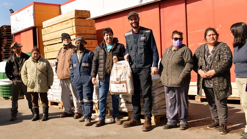 Agricultores paperos de INDAP en Magallanes reciben fertilizantes para asegurar siembra  