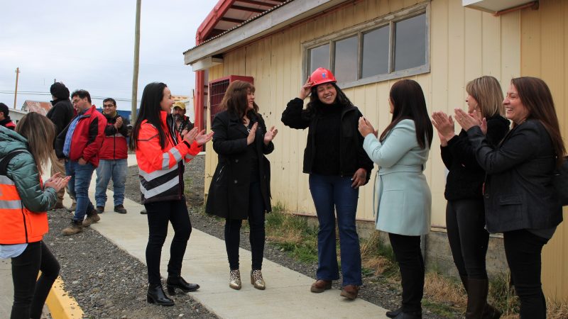 Asume primera mujer como operaria de cuadrilla de la Dirección de Vialidad del MOP en Magallanes