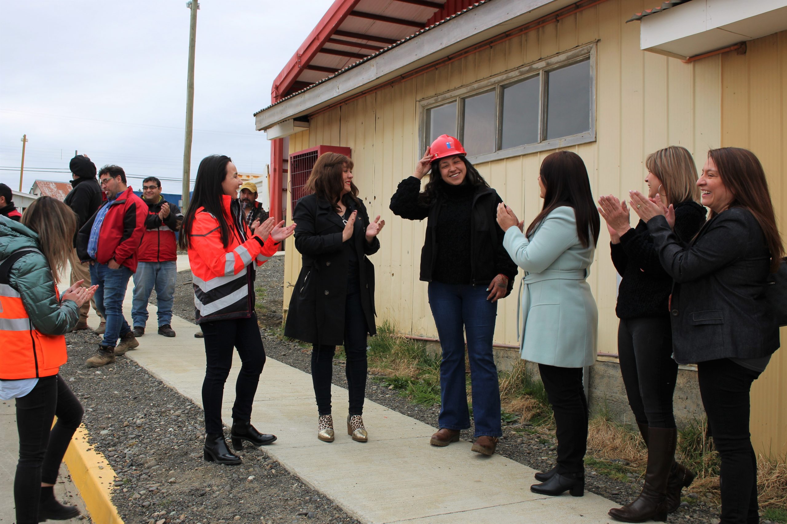 Asume primera mujer como operaria de cuadrilla de la Dirección de Vialidad del MOP en Magallanes