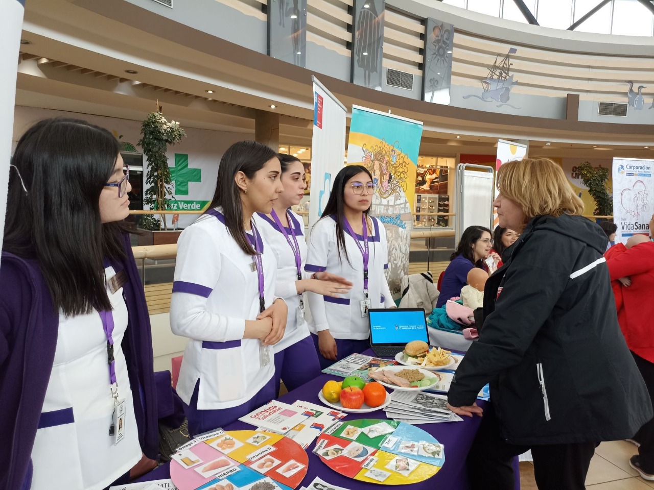 Exitosa Feria de la Alimentación 2022 realizaron en Punta Arenas diversos servicios públicos encabezados por el Servicio de Salud Magallanes