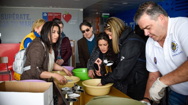 Funcionarios del Gobierno Regional de Magallanes recaudan más de cuatro millones de pesos para las Jornadas