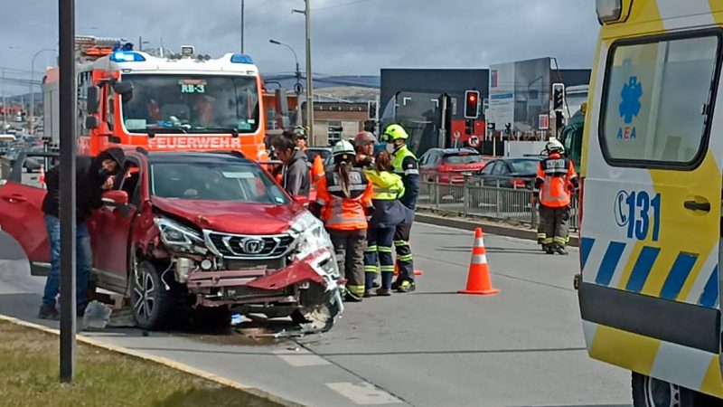 PDI investiga fallecimiento de mujer en accidente de tránsito frente al mall de Punta Arenas