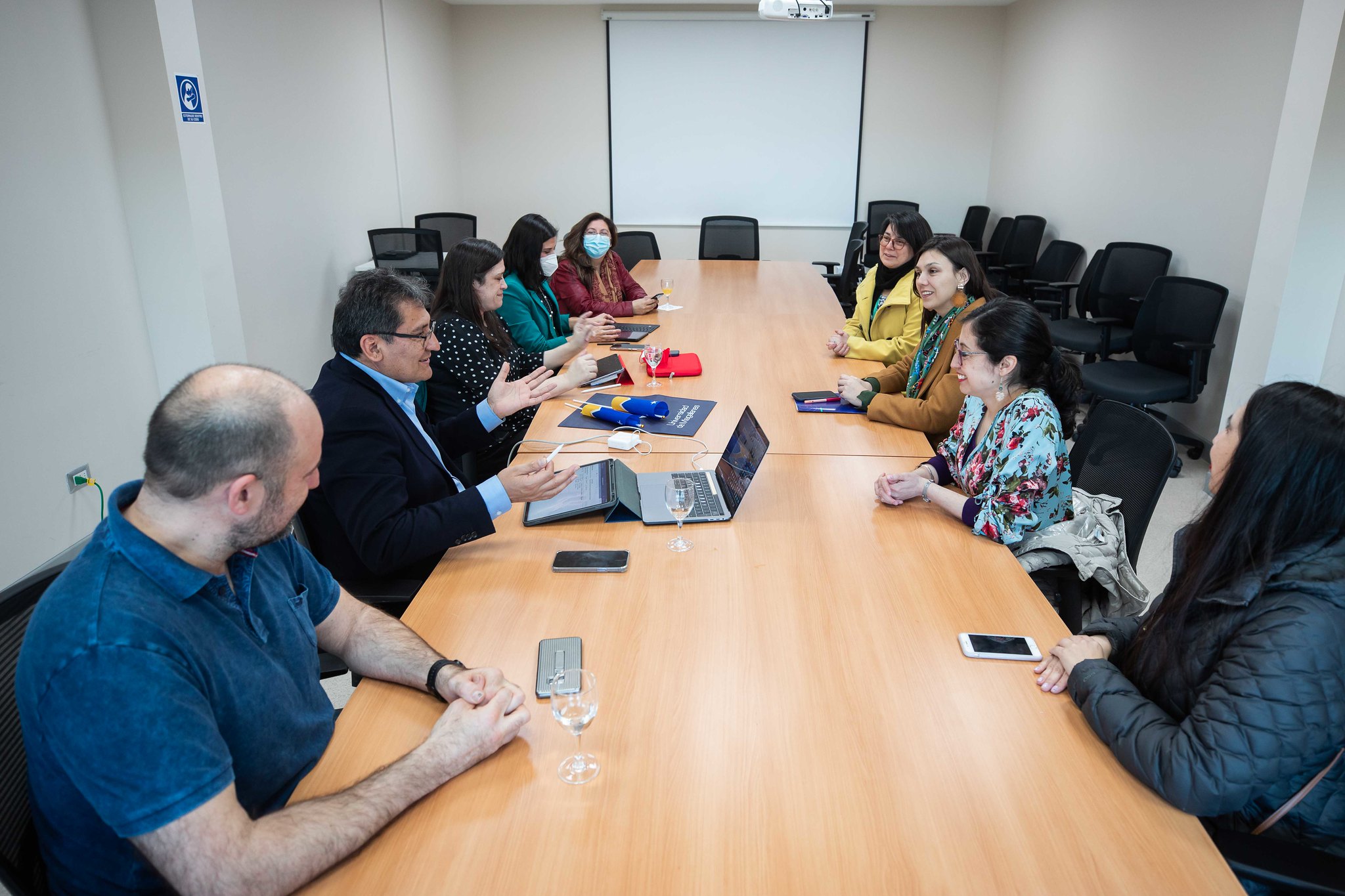 Ministra de Ciencia abordó la importancia del proceso de descentralización en reunión con rector José Maripani