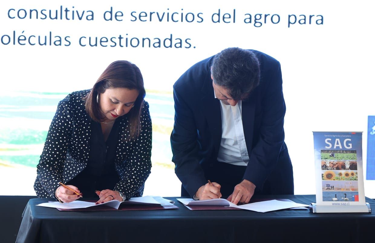 Ministerio de Agricultura anuncia prohibició​n de uso de cuatro moléculas y presenta nuevo plan de trabajo para mejorar la regulación de agroquímicos en Chile 