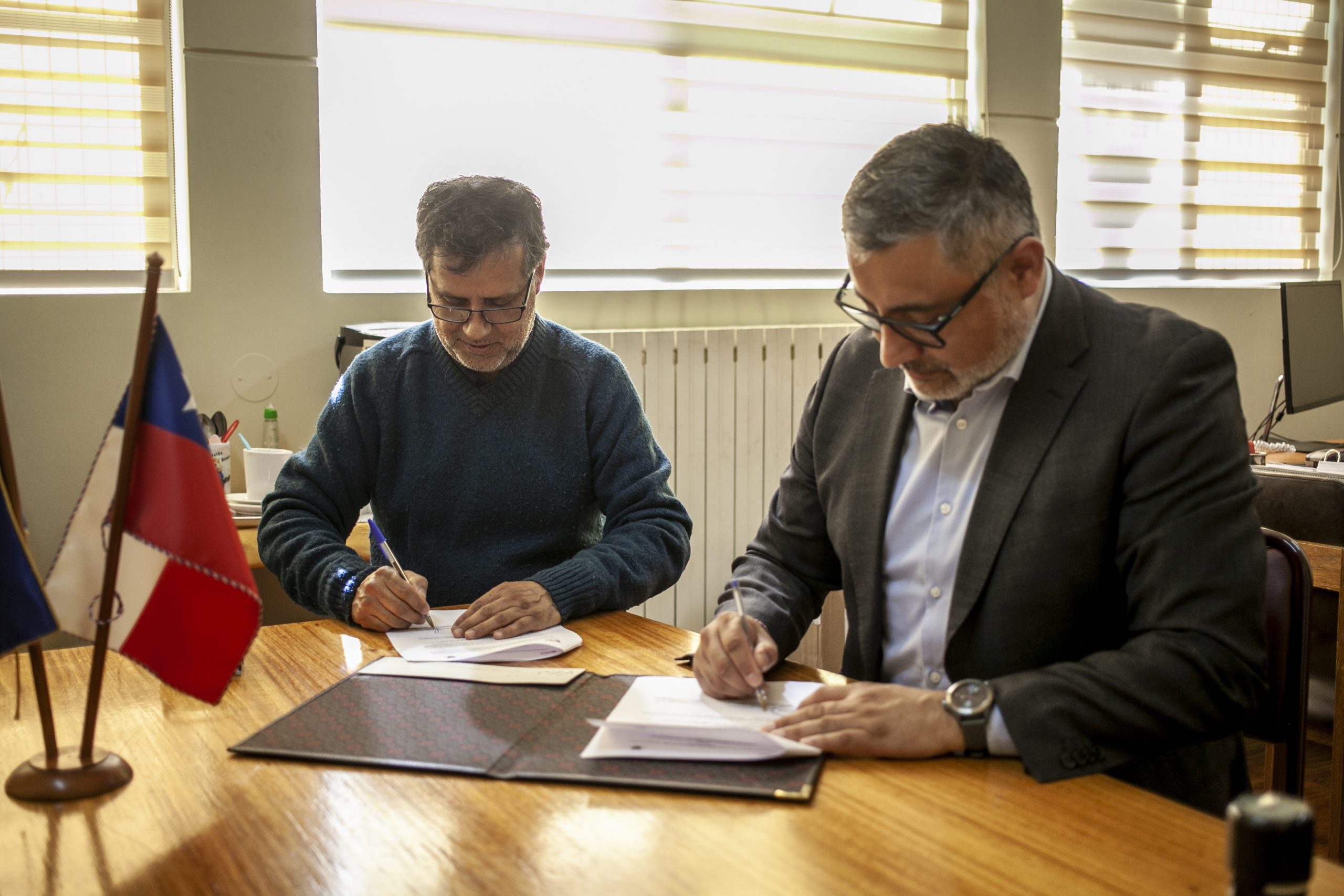 CFT de Magallanes e Instituto Superior de Comercio de Punta Arenas firman convenio de continuidad en especialidades de Administración