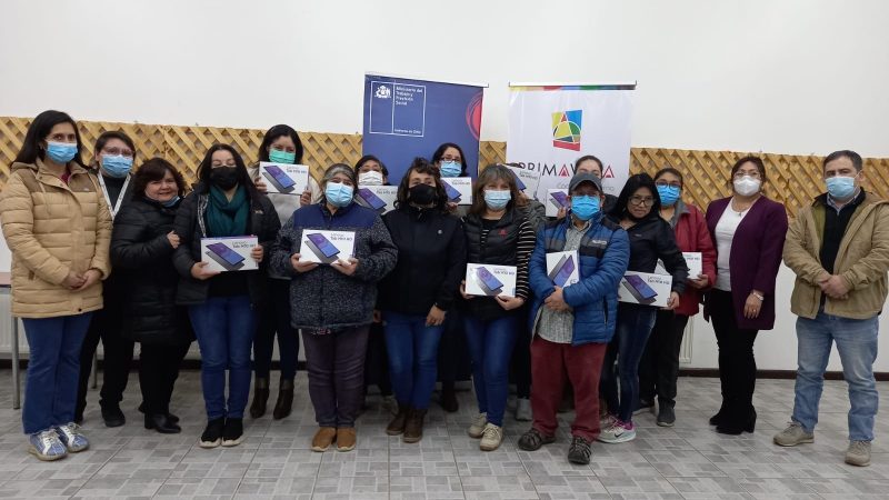 Entregan dispositivos móviles a 17 beneficiarios del programa “Digitalízate para el trabajo” en Tierra del Fuego