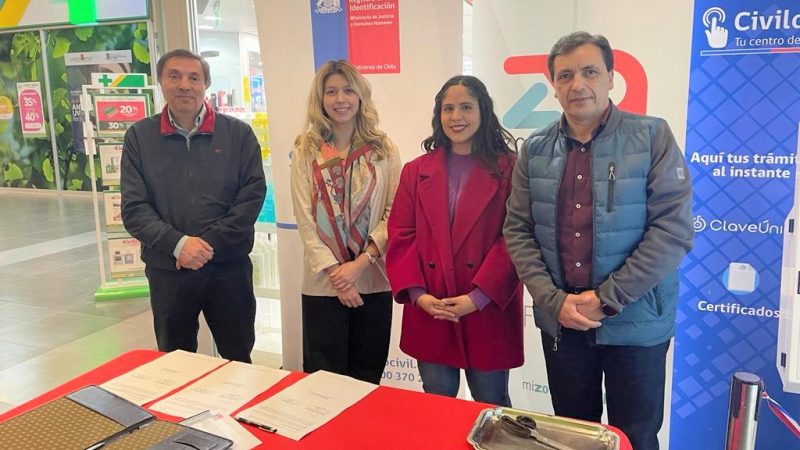 SEREMI de Justicia y Servicio de Registro Civil inauguran moderno totem de autoservicio en Zona Franca