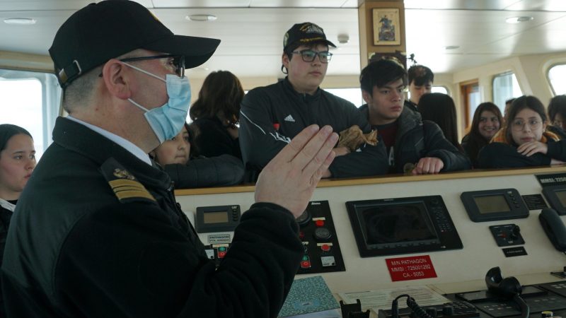 Empresa TABSA ofreció charla en el ferry Pathagon a estudiantes del Liceo Polivalente María Behety